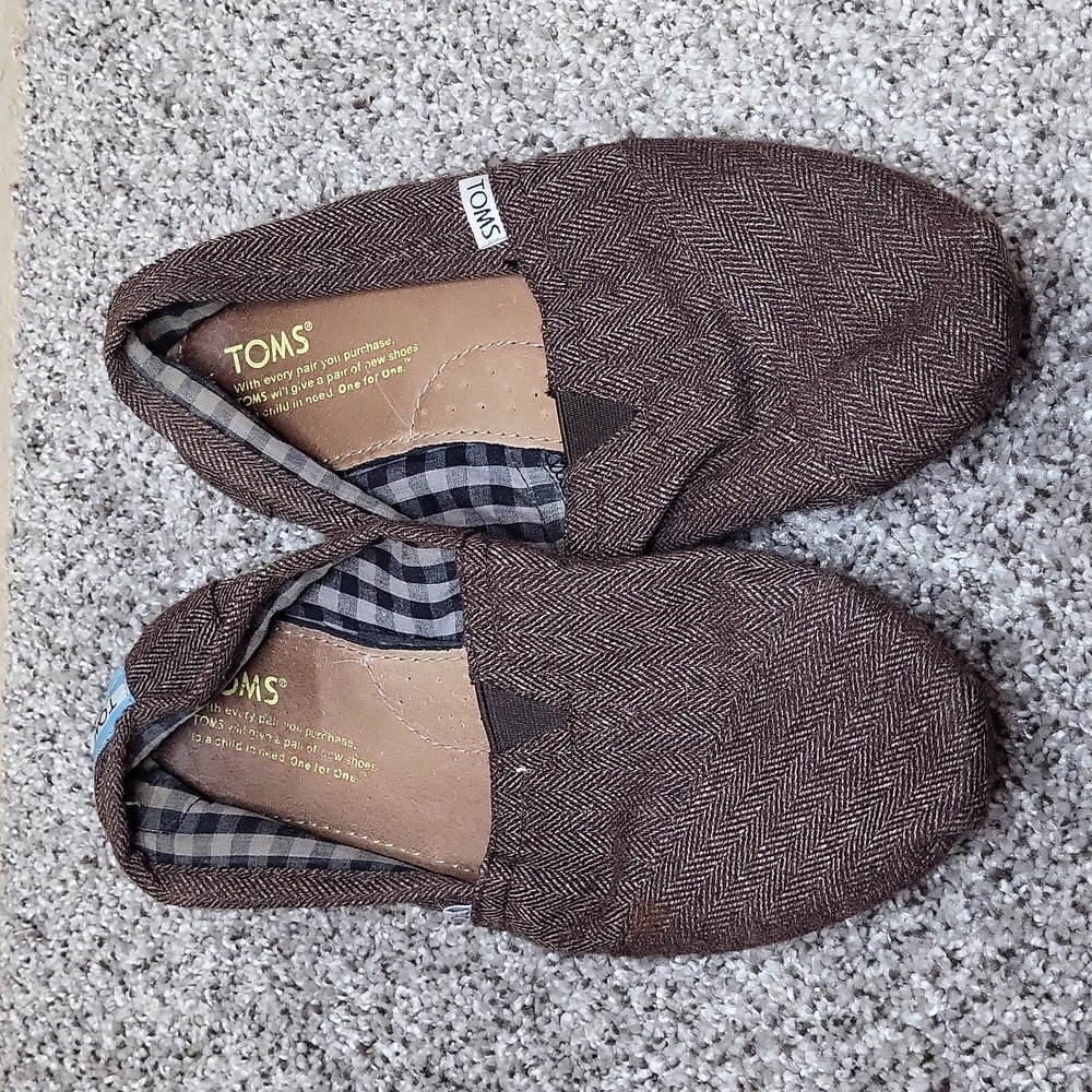 Brown Tom's